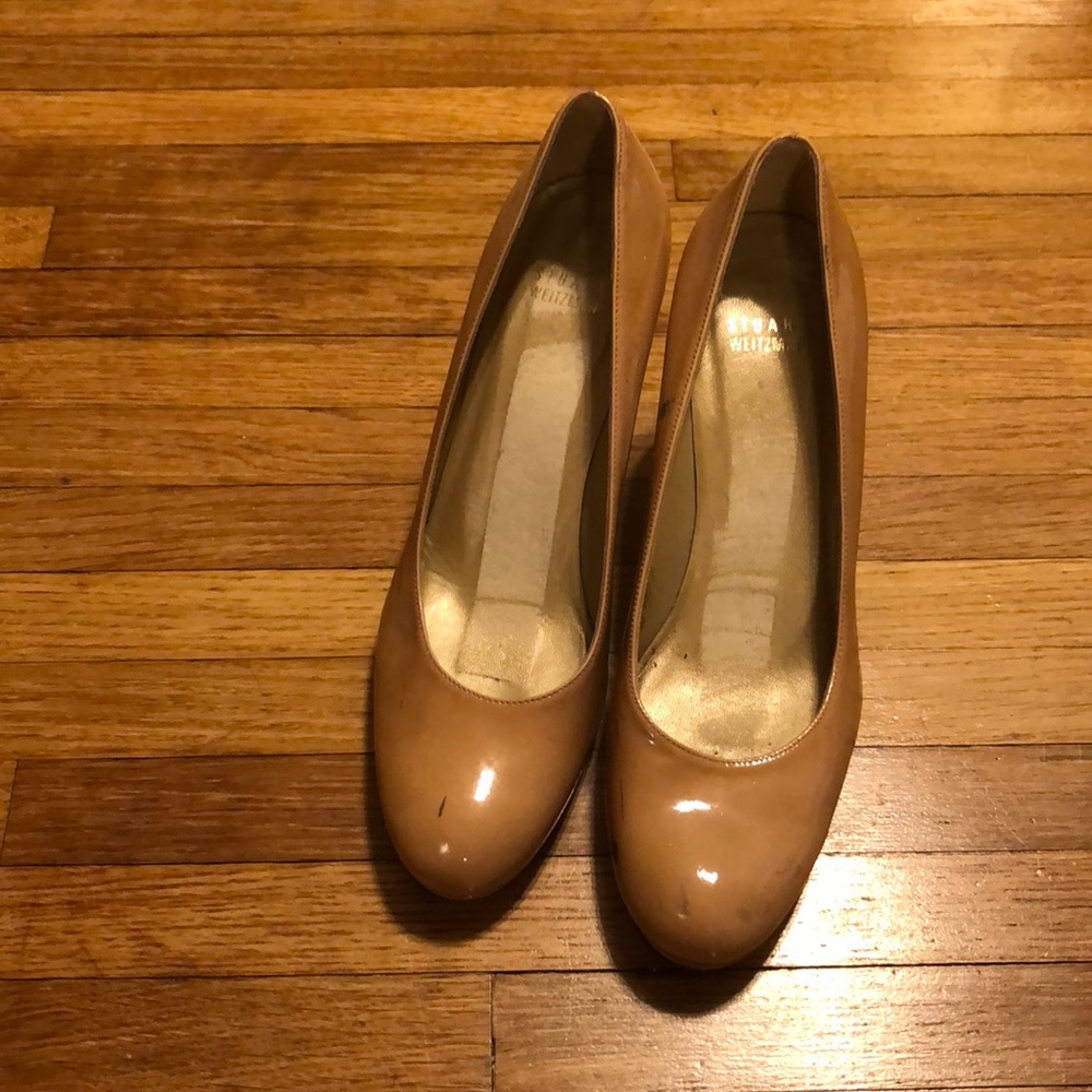 Patent leather nude Stuart Weizmann pumps